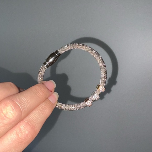 Silver Bracelet with Crystal Accents MAGNETIC CLASP - Picture 5 of 10